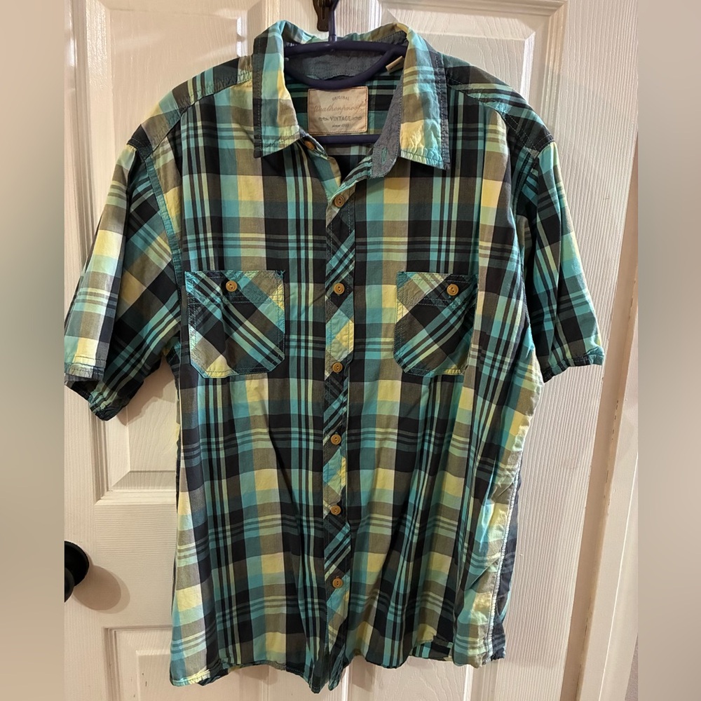 Men’s XL Plaid Button Up Shirt